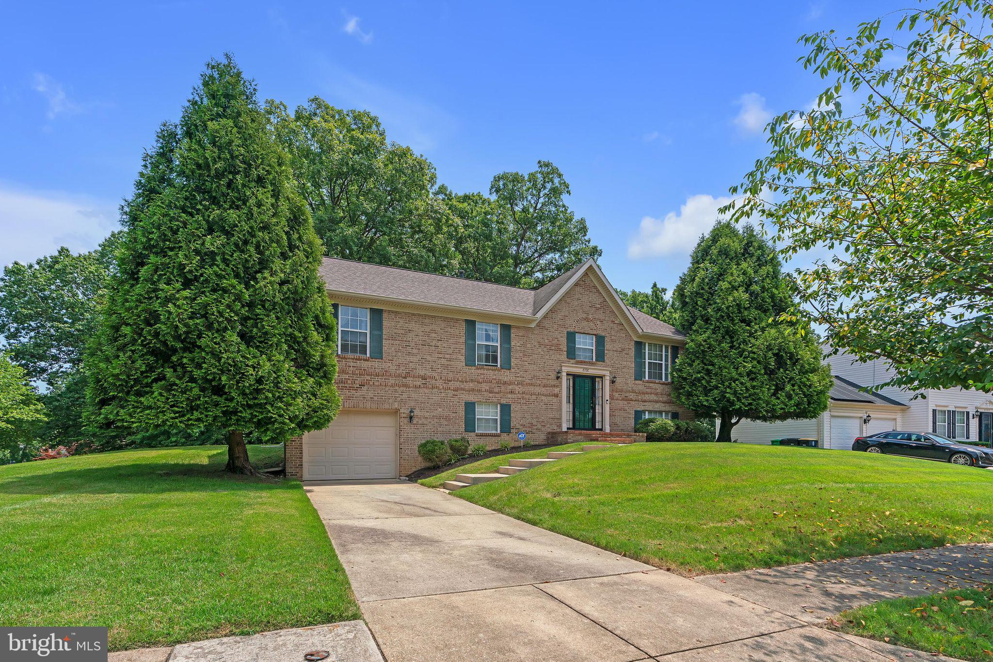 8700 MOUNT CLAIR COURT