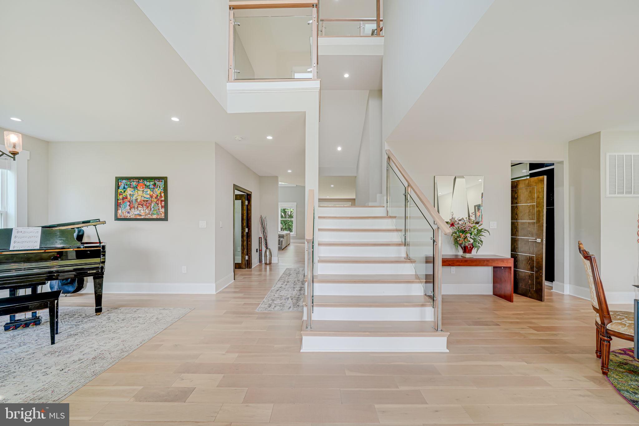 9908 BLAKE LANE