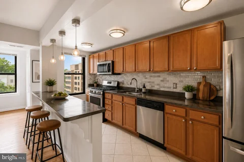 MLS: DCDC2272974