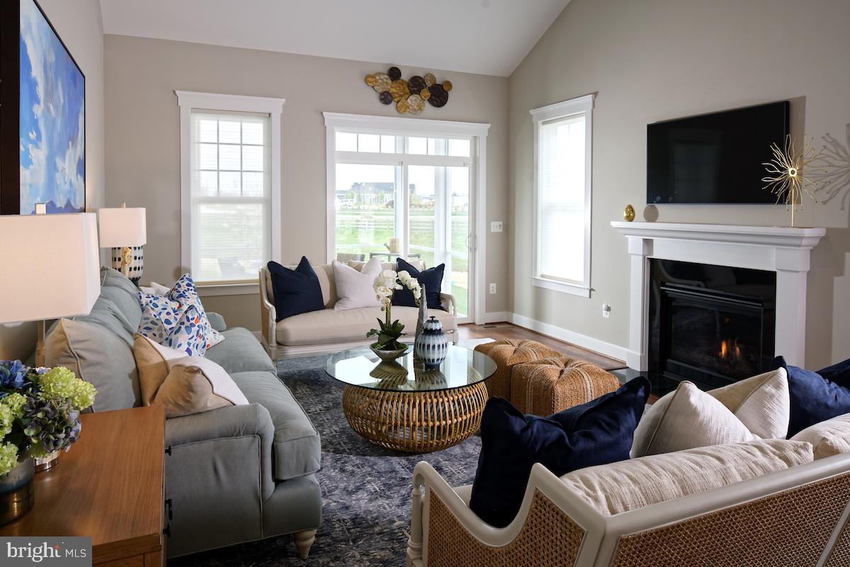 TWO RIVERS - Residential