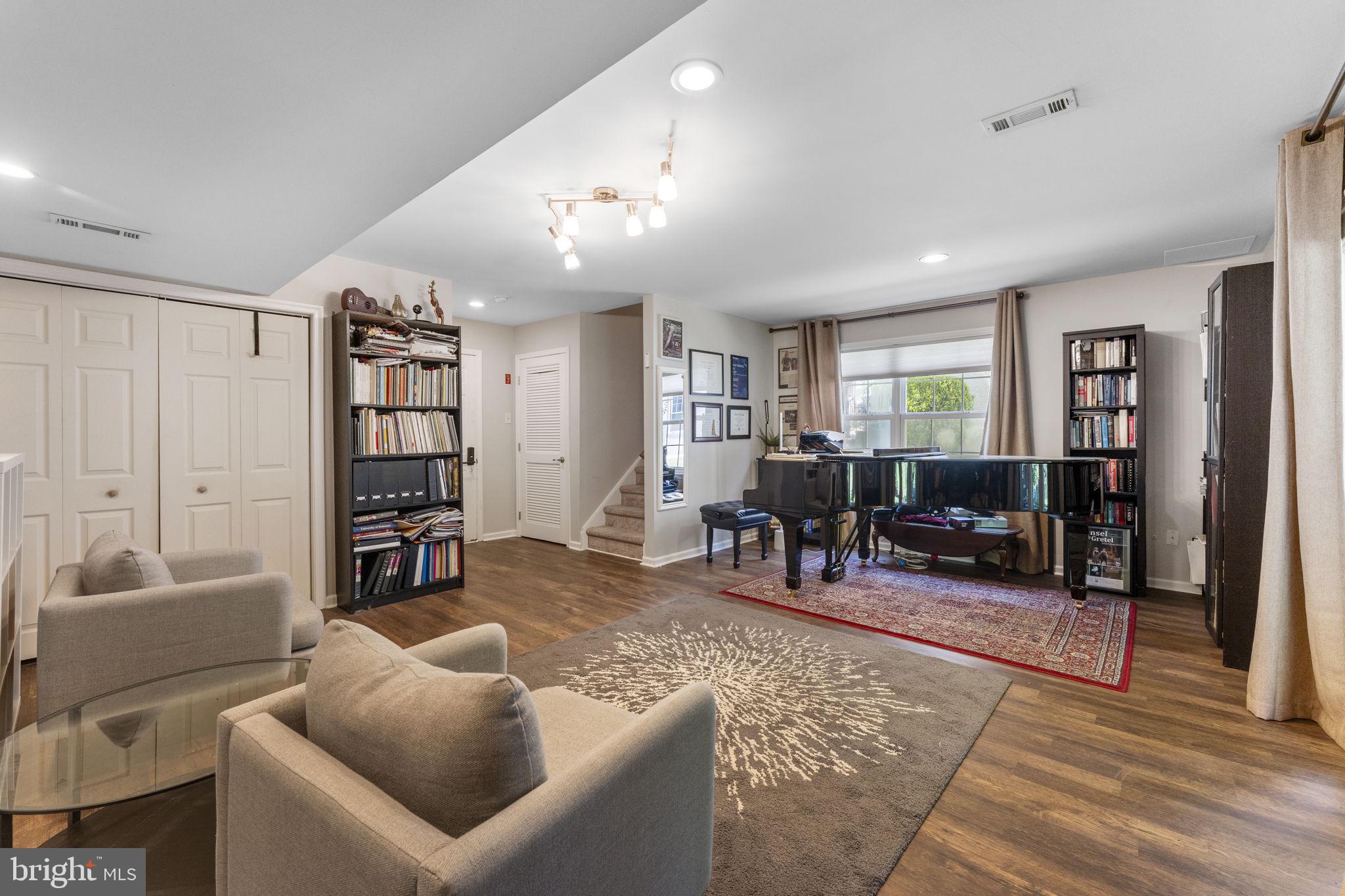 PINE TREE RIDGE - Residential