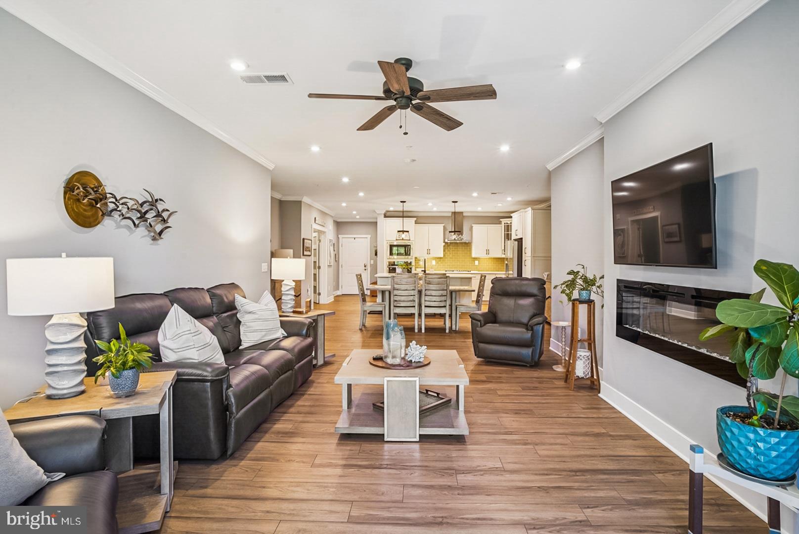 FOUR SEASONS AT KENT ISLAND - Residential