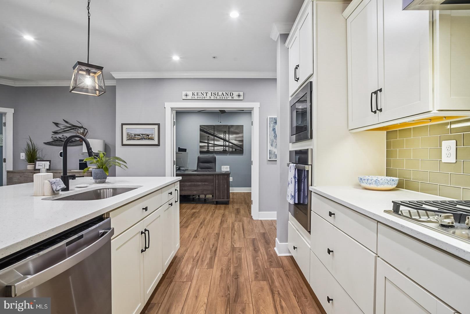 FOUR SEASONS AT KENT ISLAND - Residential