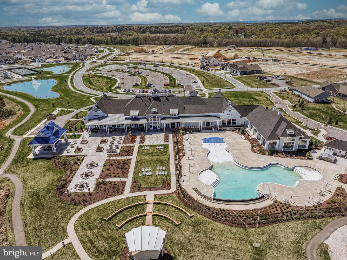 FOUR SEASONS AT KENT ISLAND - Residential