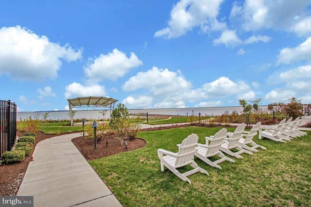 FOUR SEASONS AT KENT ISLAND - Residential