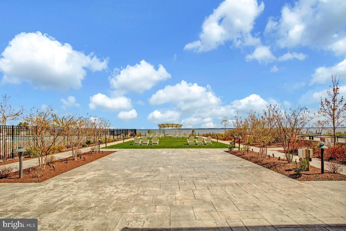 FOUR SEASONS AT KENT ISLAND - Residential