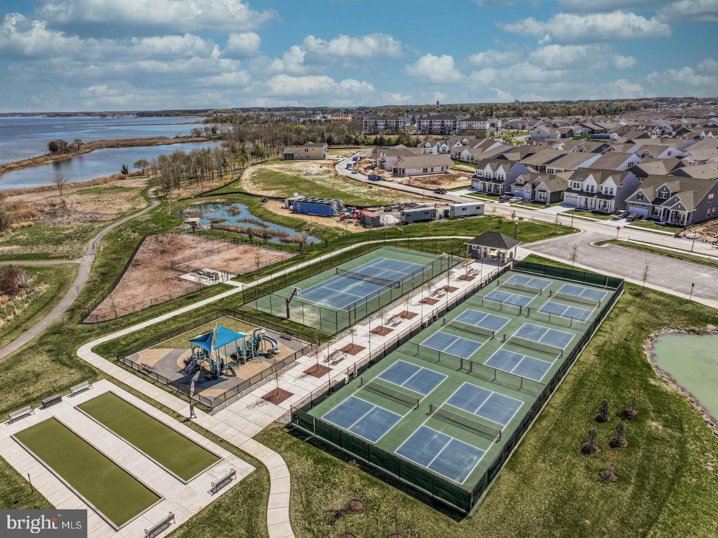 FOUR SEASONS AT KENT ISLAND - Residential