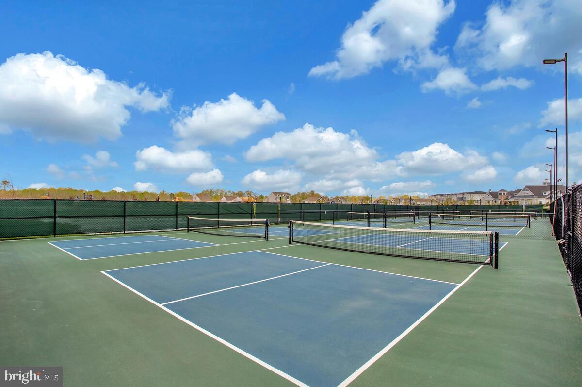 FOUR SEASONS AT KENT ISLAND - Residential