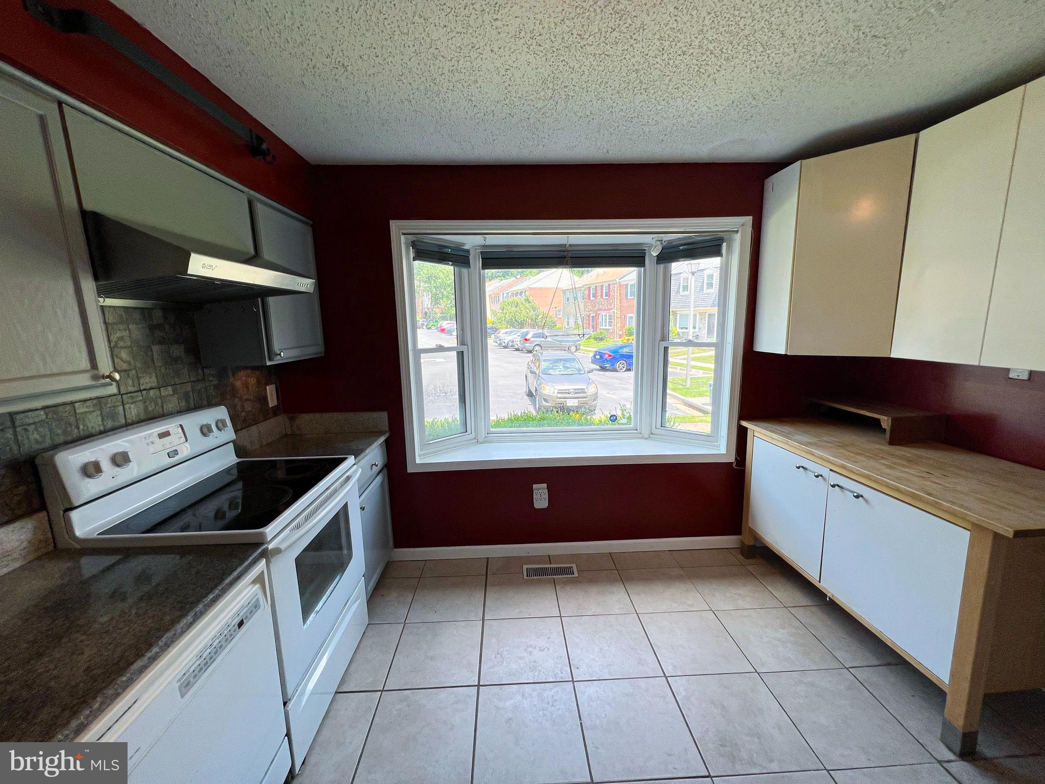 LAKE RIDGE - Residential Lease