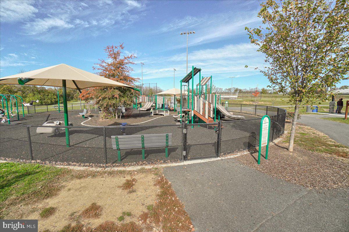 GALYN MANOR - Residential