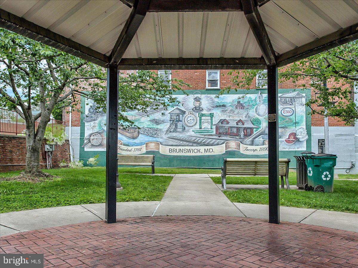 GALYN MANOR - Residential