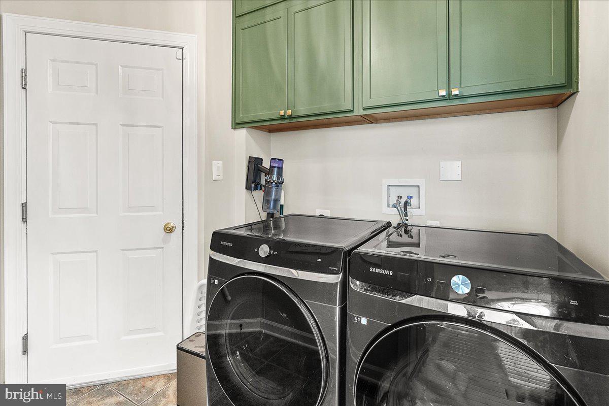 GALYN MANOR - Residential