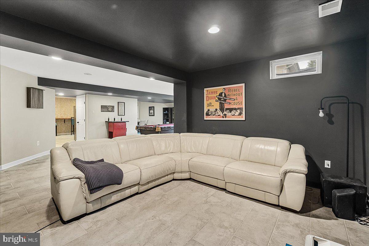 GALYN MANOR - Residential