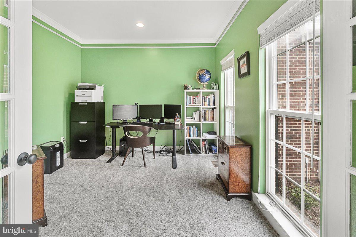 GALYN MANOR - Residential