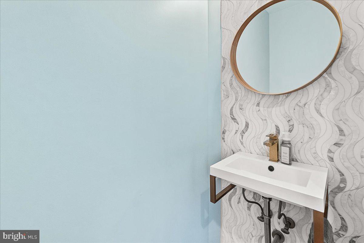 GALYN MANOR - Residential