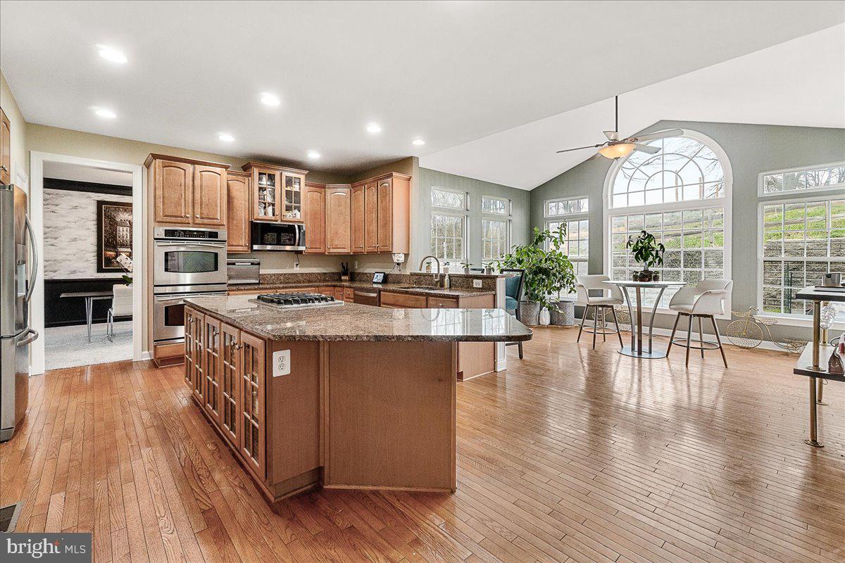 GALYN MANOR - Residential