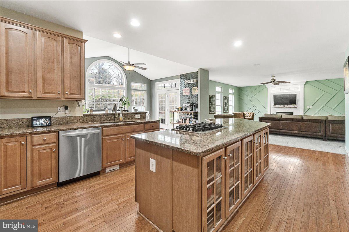 GALYN MANOR - Residential