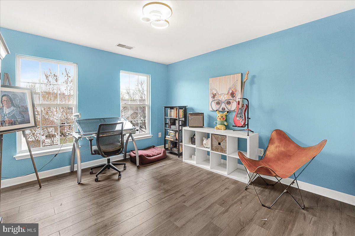 GALYN MANOR - Residential