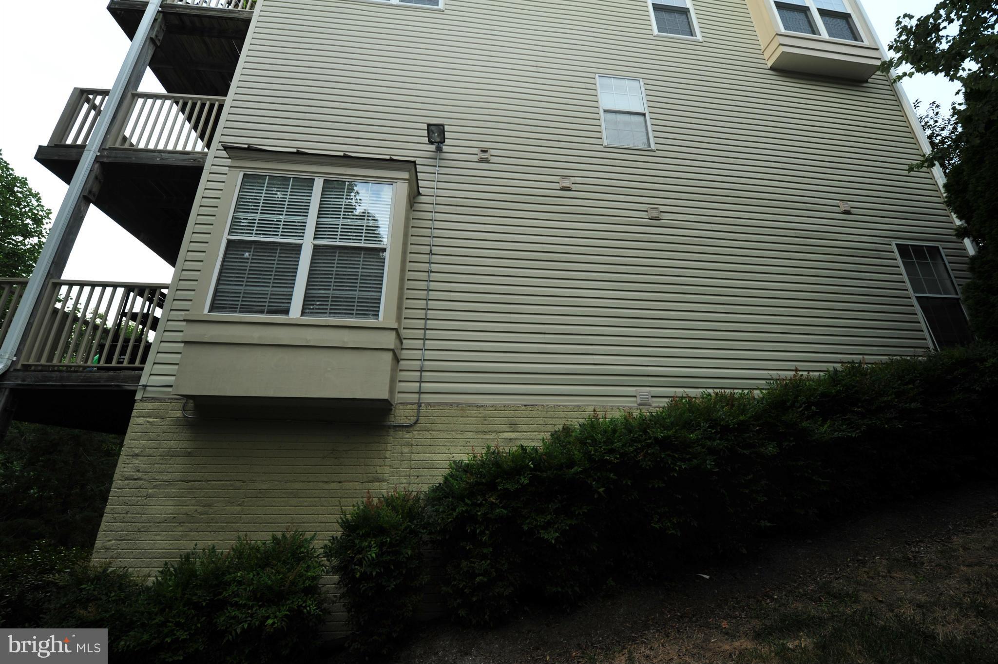 SYCAMORES AT VAN DORN - Residential Lease