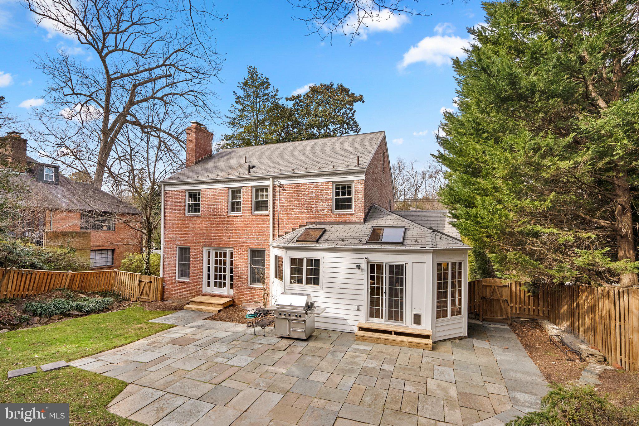 CHEVY CHASE - Residential