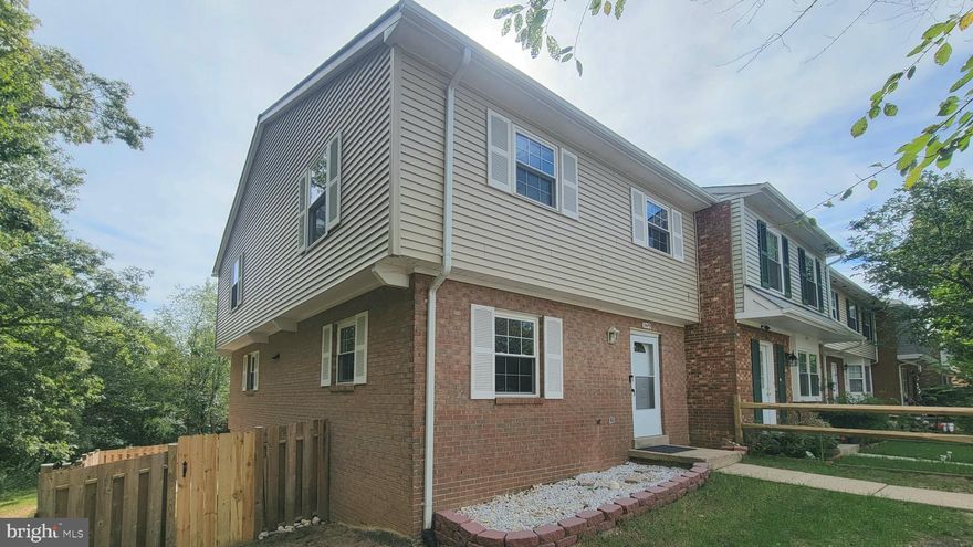 Welcome home - This elegant end unit townhome has just been remodeled  in 2021.  Main level features upgraded floorings, renovated kitchen with new cabinets, new appliances, and granite counter top. Upstairs feature main bedroom with built-in bathroom. Two additional bedrooms and a bathroom round out the top level. Lower level features a large utility/storage room, a rec room and another full bath. Walkout from the basement into the large fenced-in yard.

Close to shopping, restaurants, commuter routes and other conveniences.