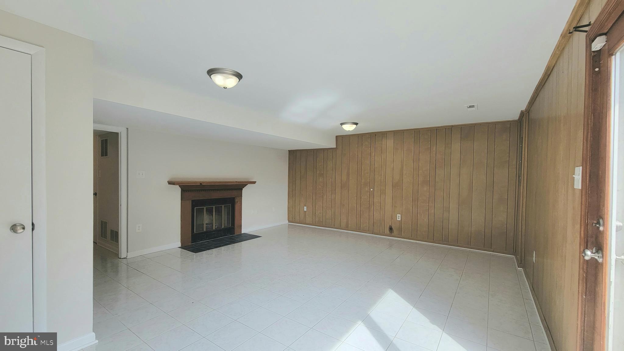 DALE CITY - Residential Lease