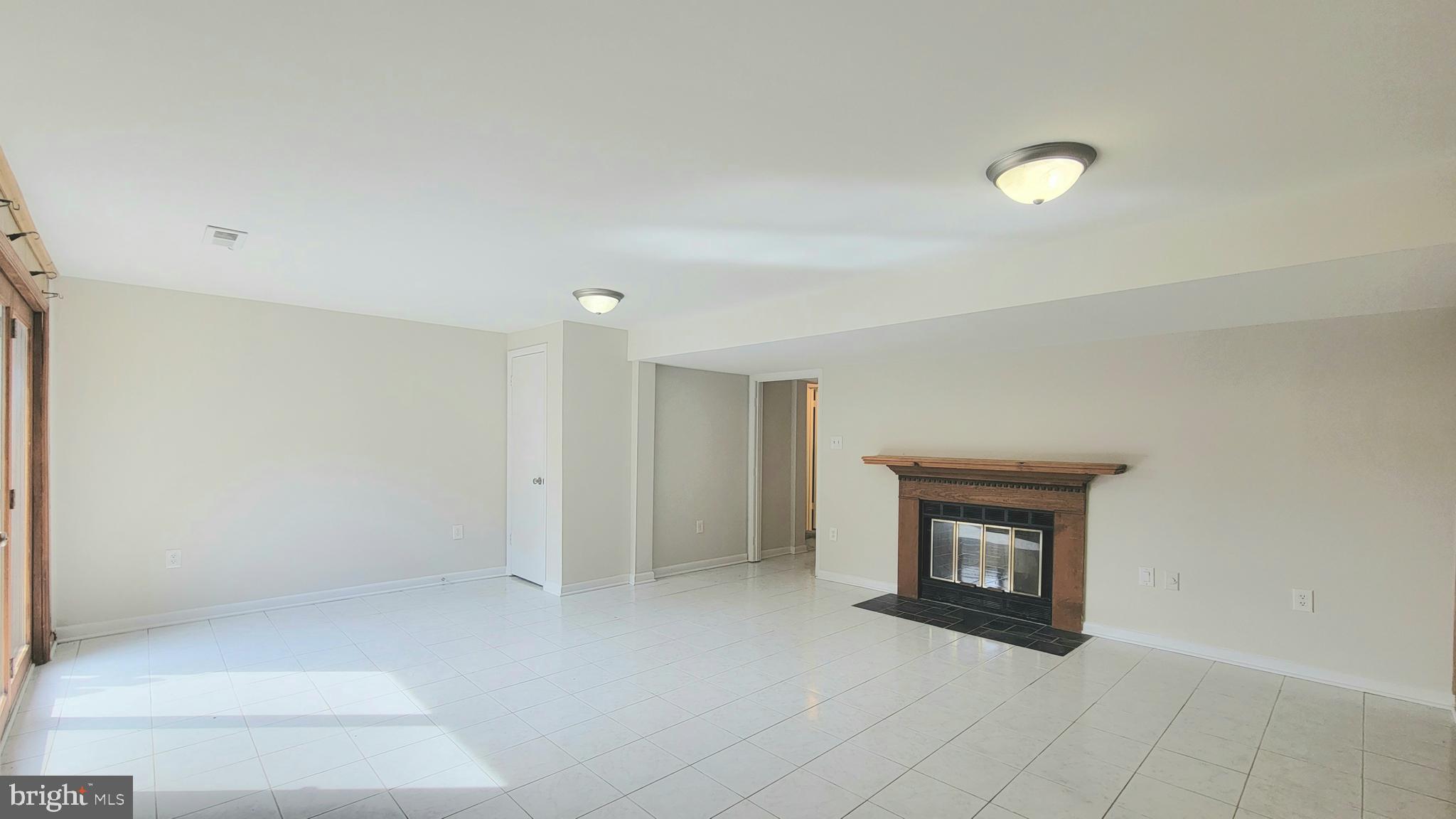 DALE CITY - Residential Lease