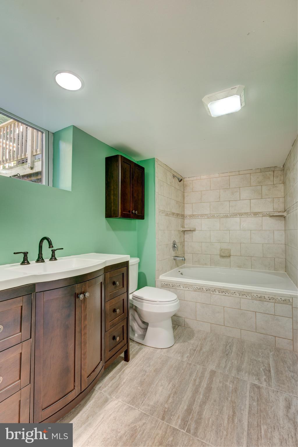 BOLLINGER ESTATES - Residential