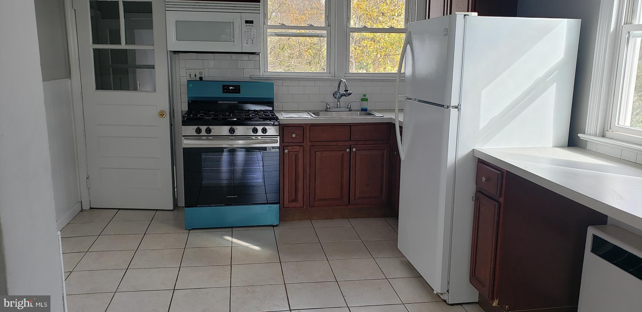 621 N FORKLANDING ROAD B