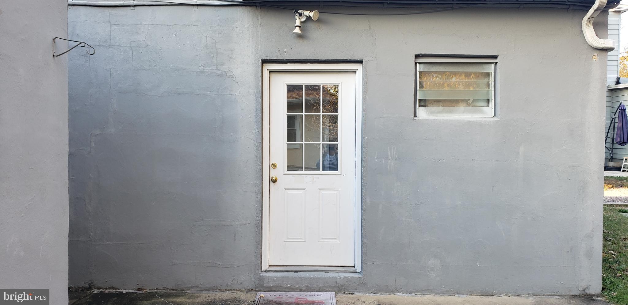 621 N FORKLANDING ROAD B