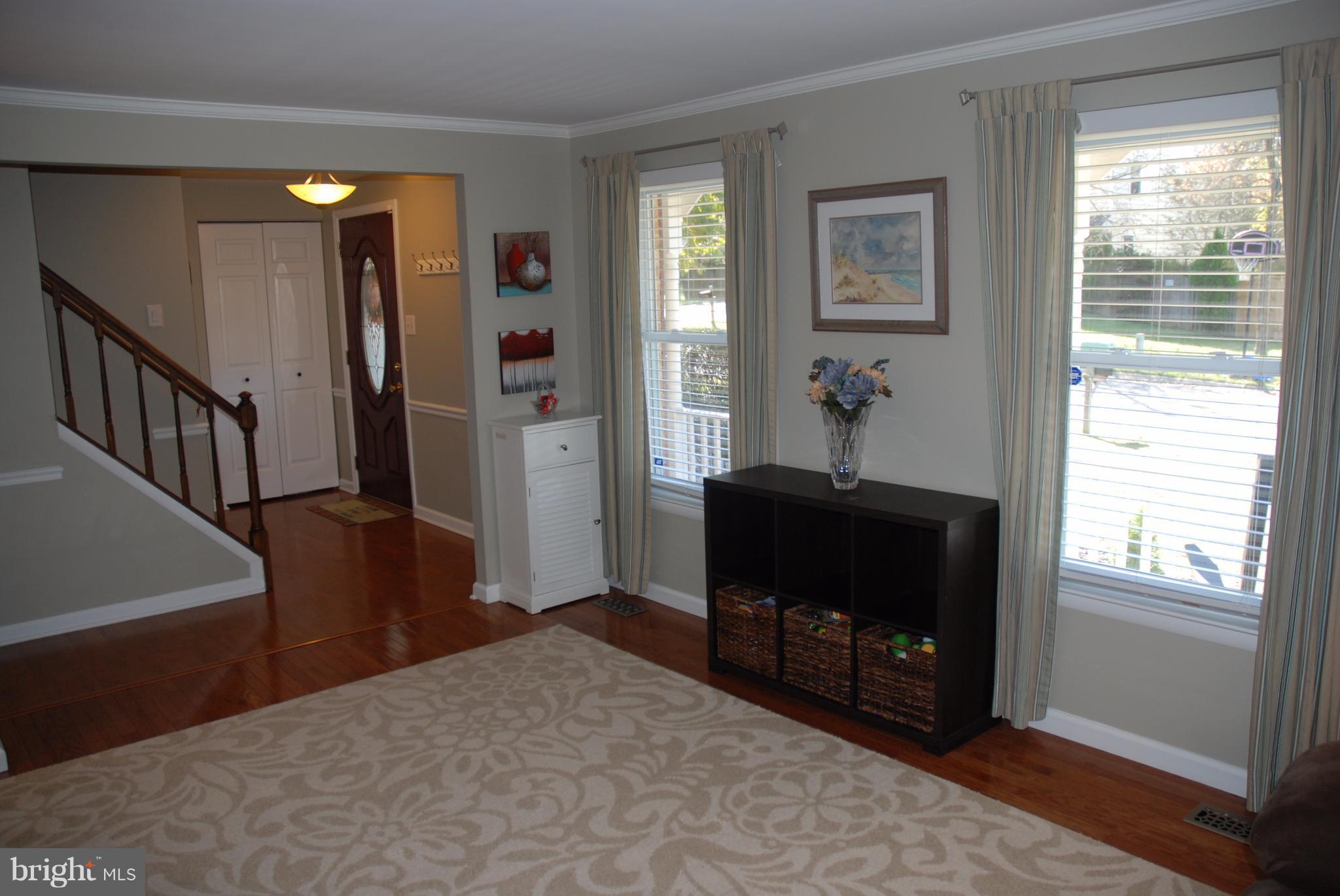 DERWOOD STATION - Residential