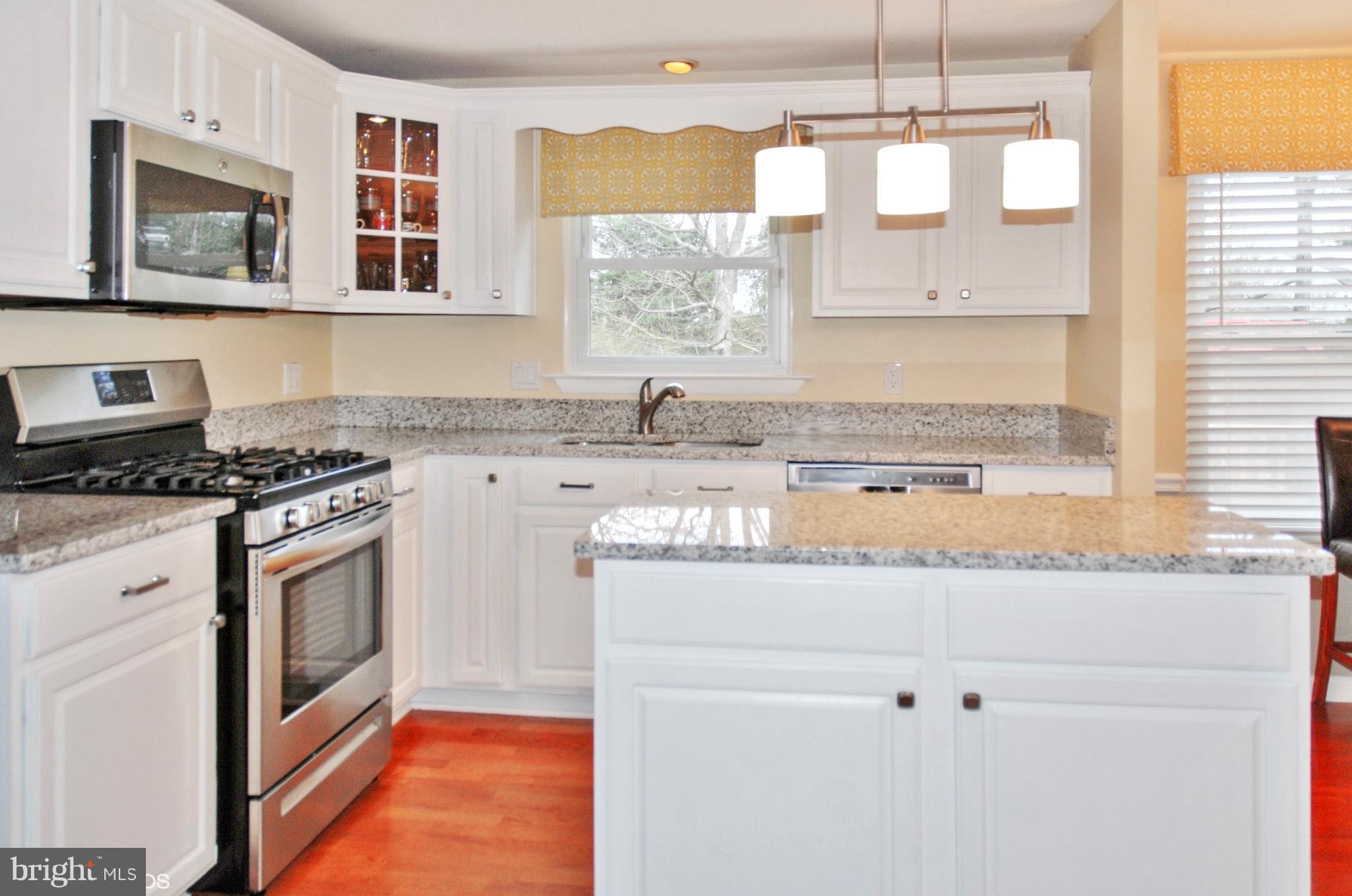 DERWOOD STATION - Residential