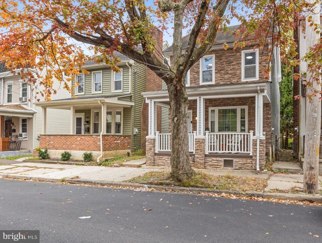 Photo of 410 Cherry Street, POTTSTOWN, PA 19464 (MLS # PAMC2158884)