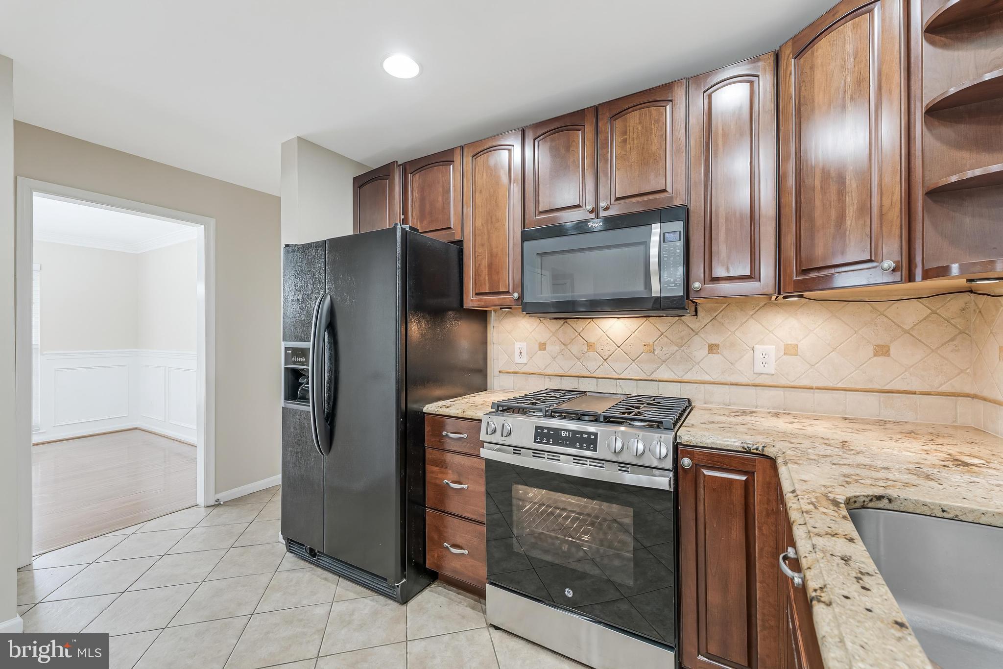 ASHBURN VILLAGE - Residential