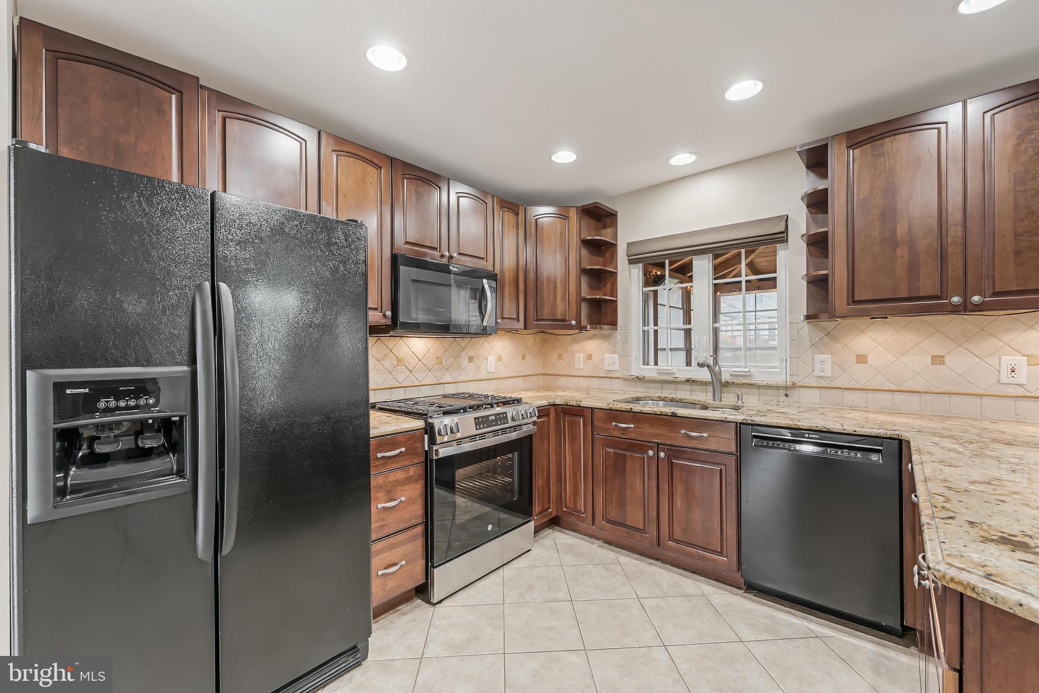 ASHBURN VILLAGE - Residential