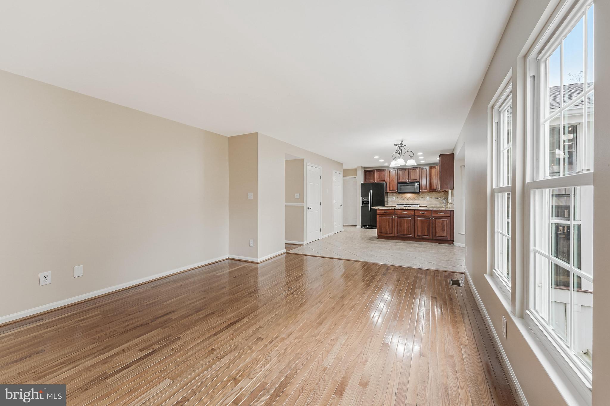 ASHBURN VILLAGE - Residential