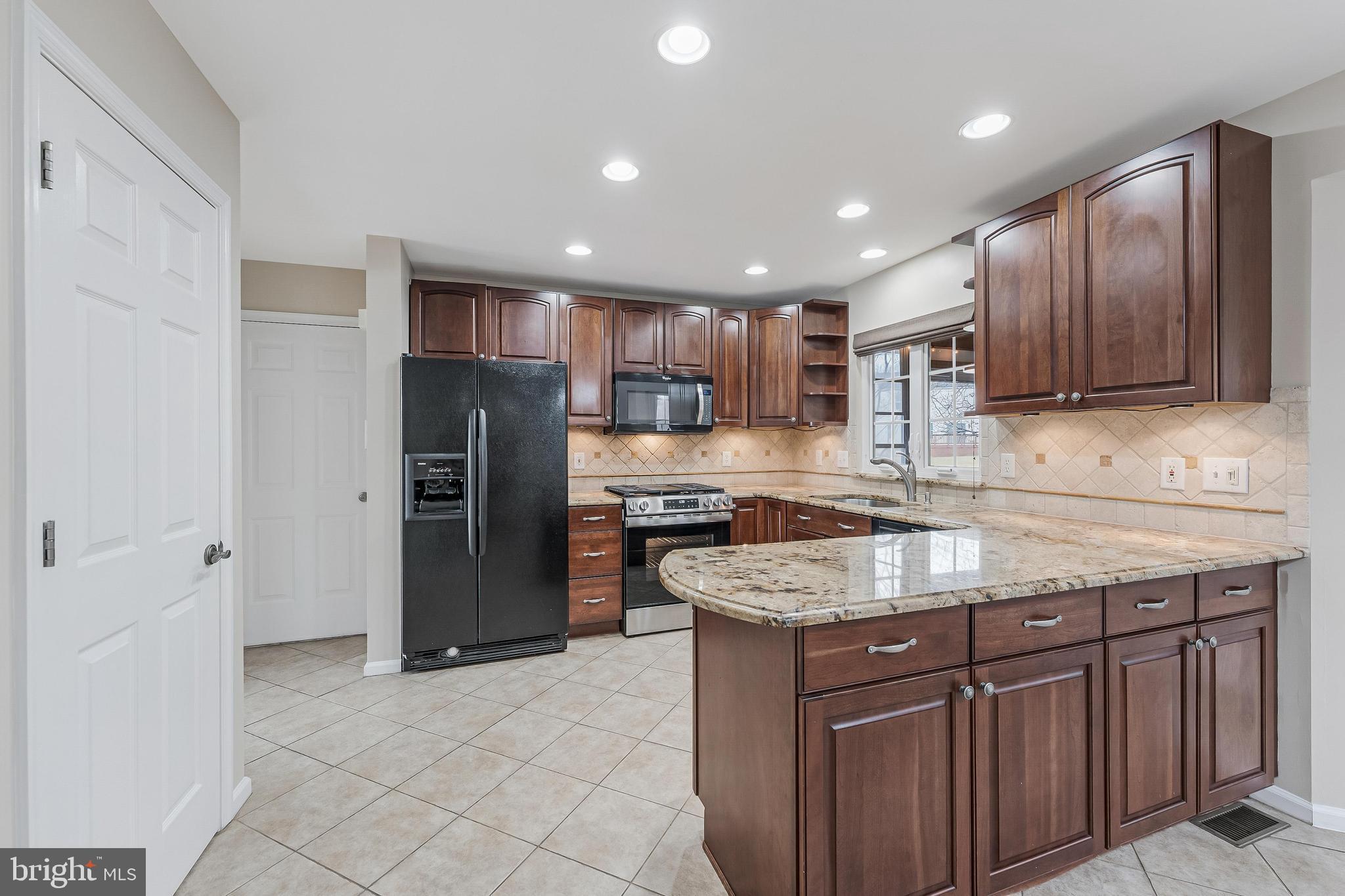 ASHBURN VILLAGE - Residential