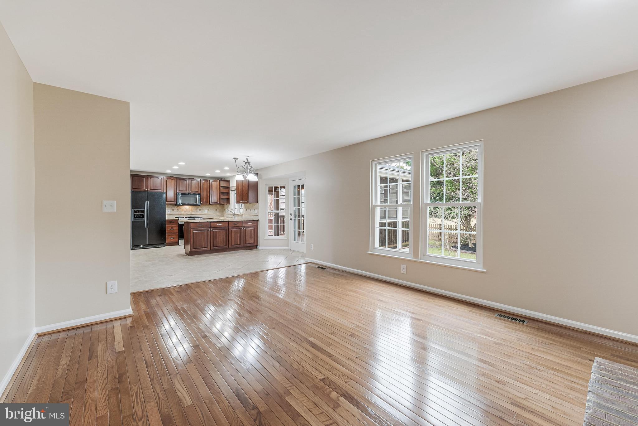 ASHBURN VILLAGE - Residential