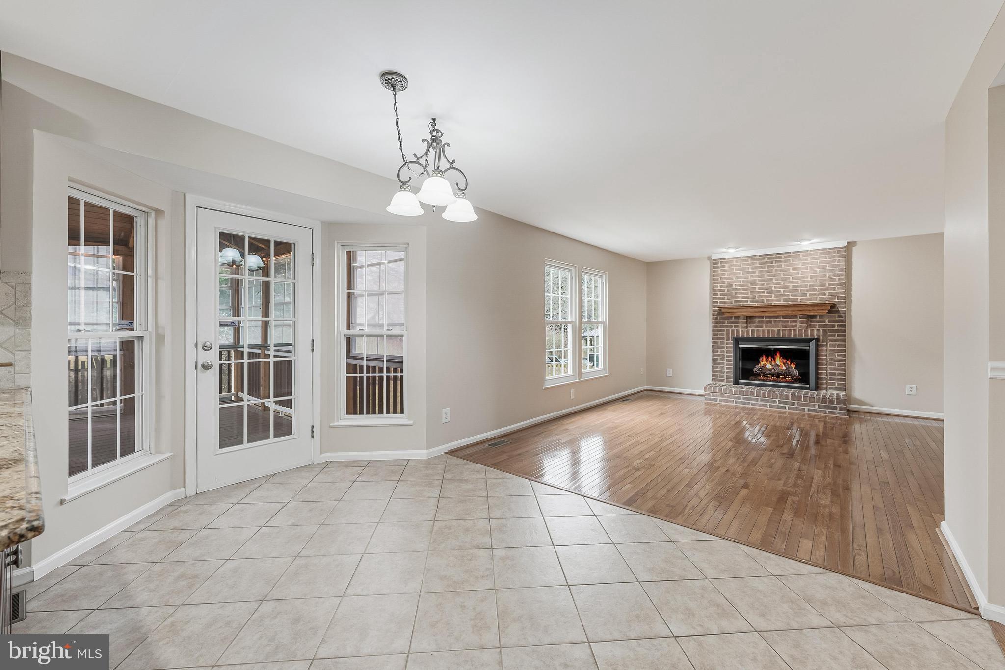 ASHBURN VILLAGE - Residential