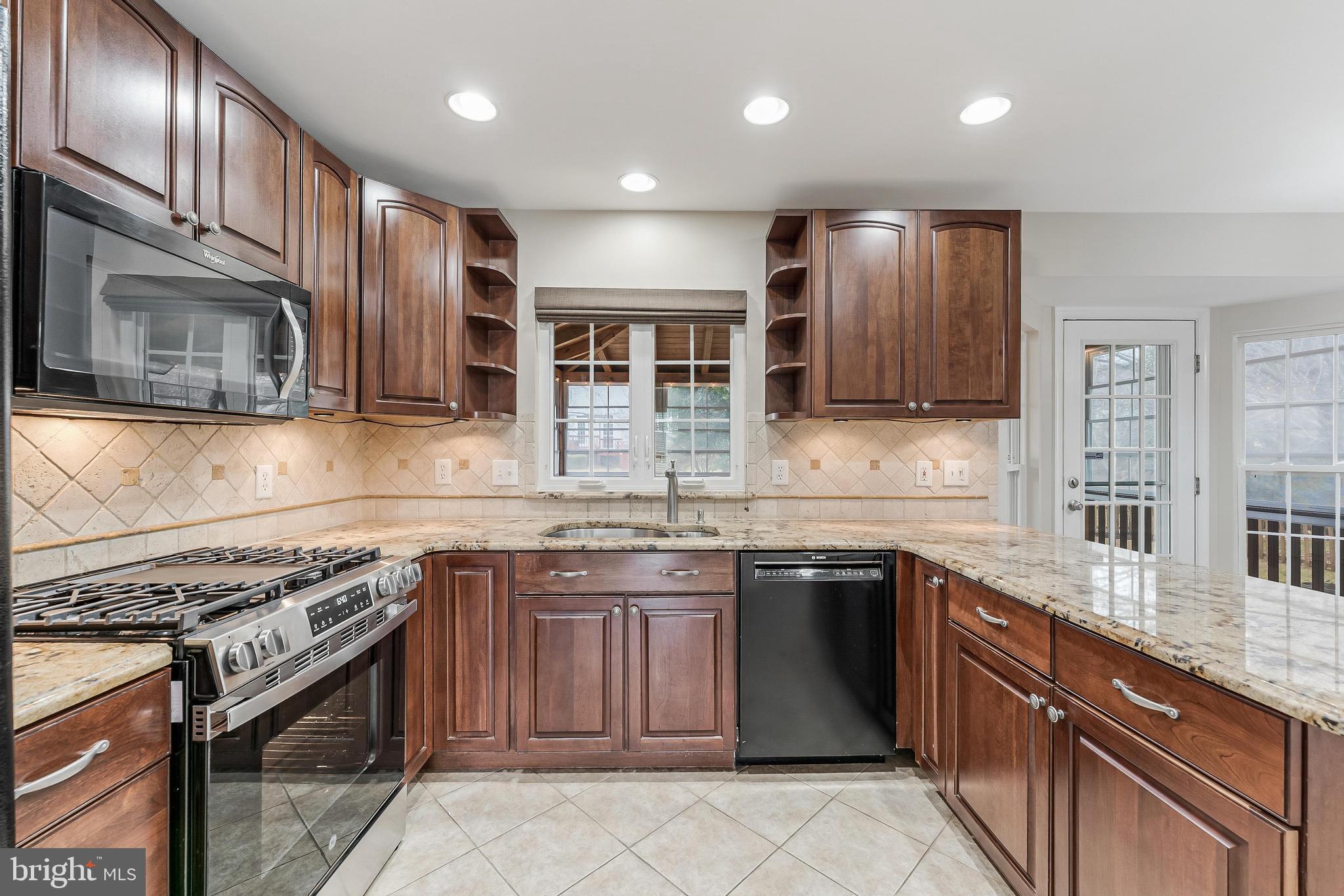 ASHBURN VILLAGE - Residential