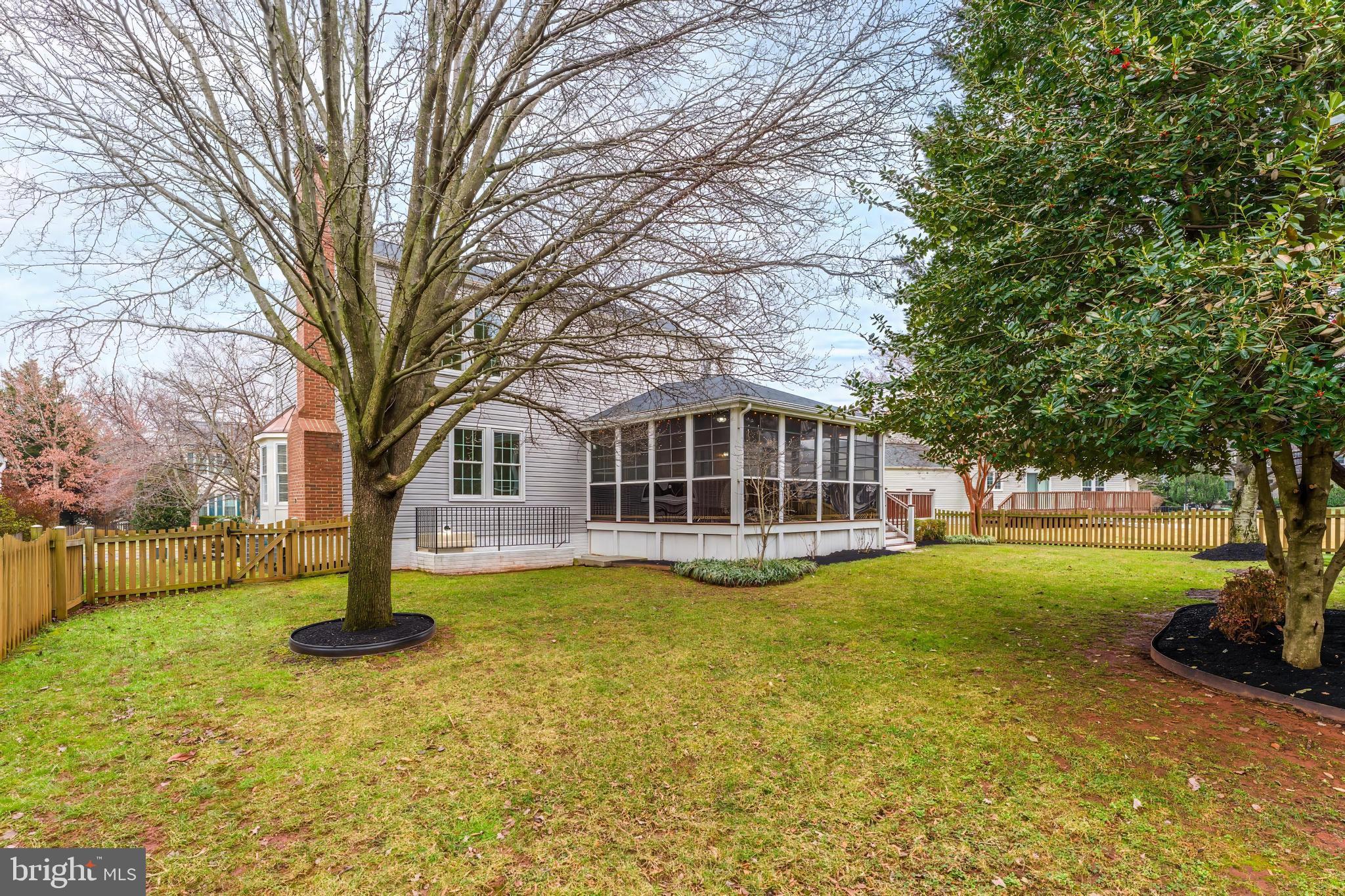 ASHBURN VILLAGE - Residential