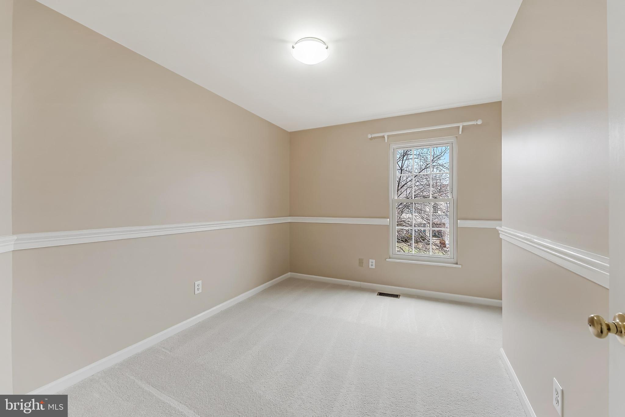 ASHBURN VILLAGE - Residential