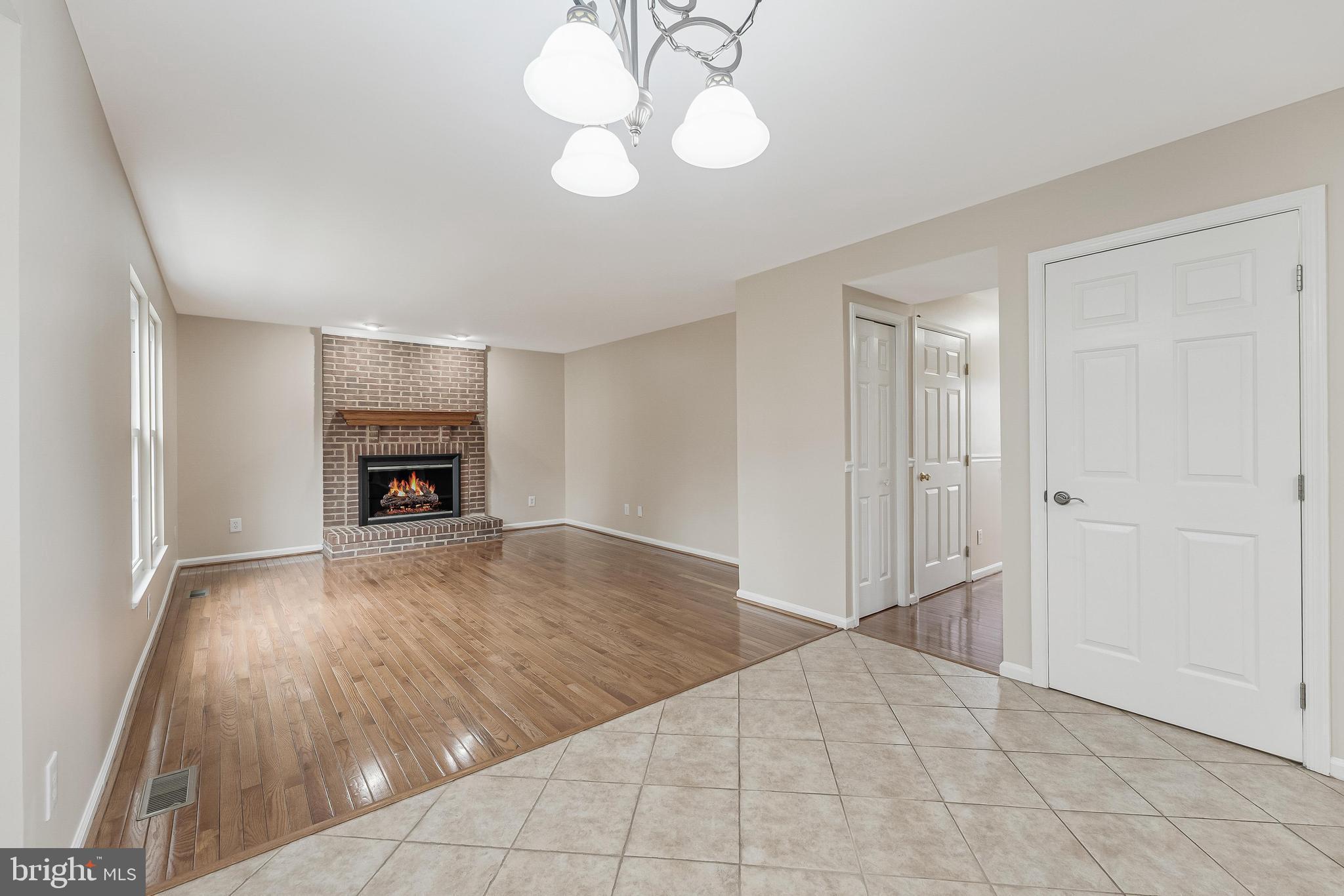 ASHBURN VILLAGE - Residential