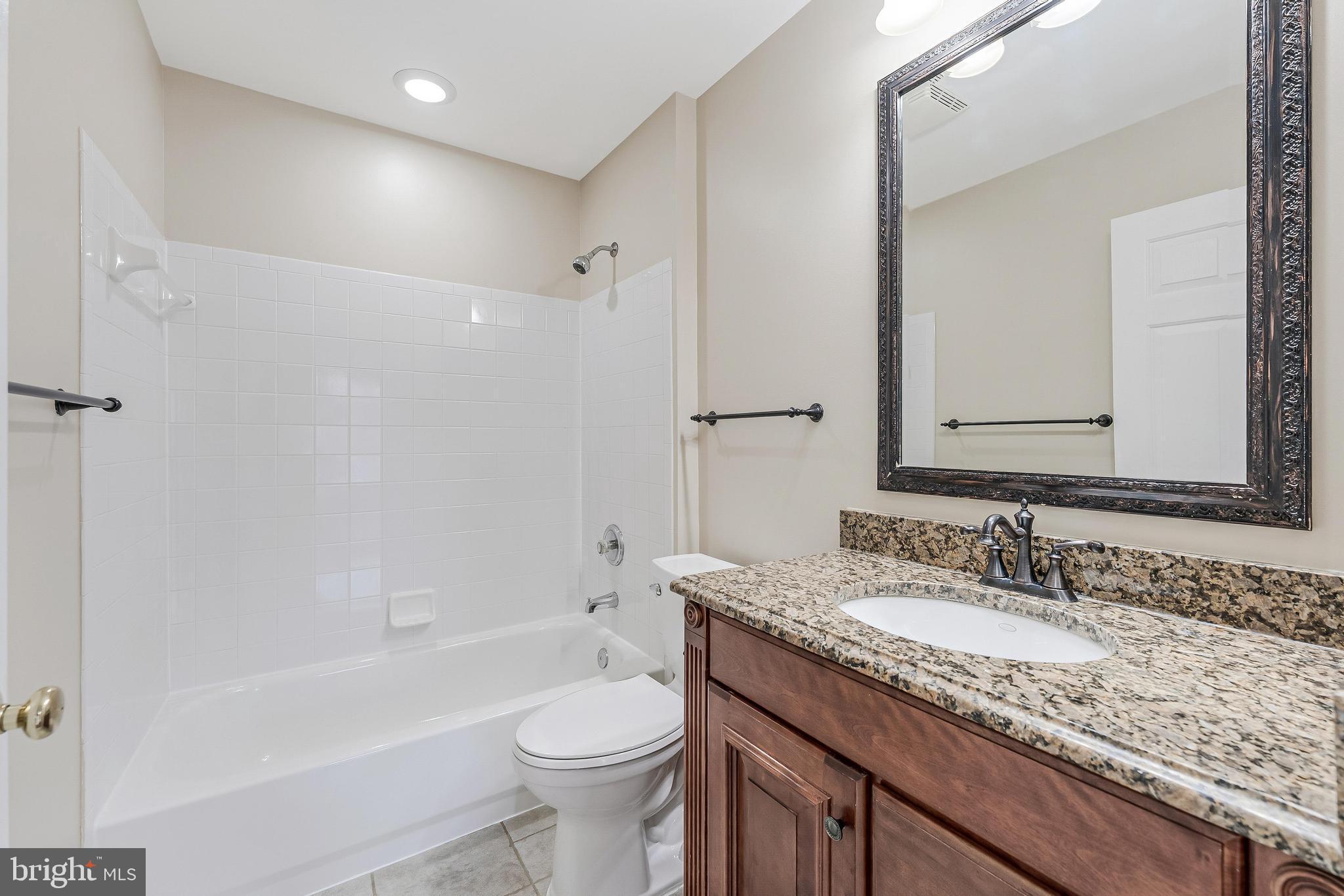 ASHBURN VILLAGE - Residential