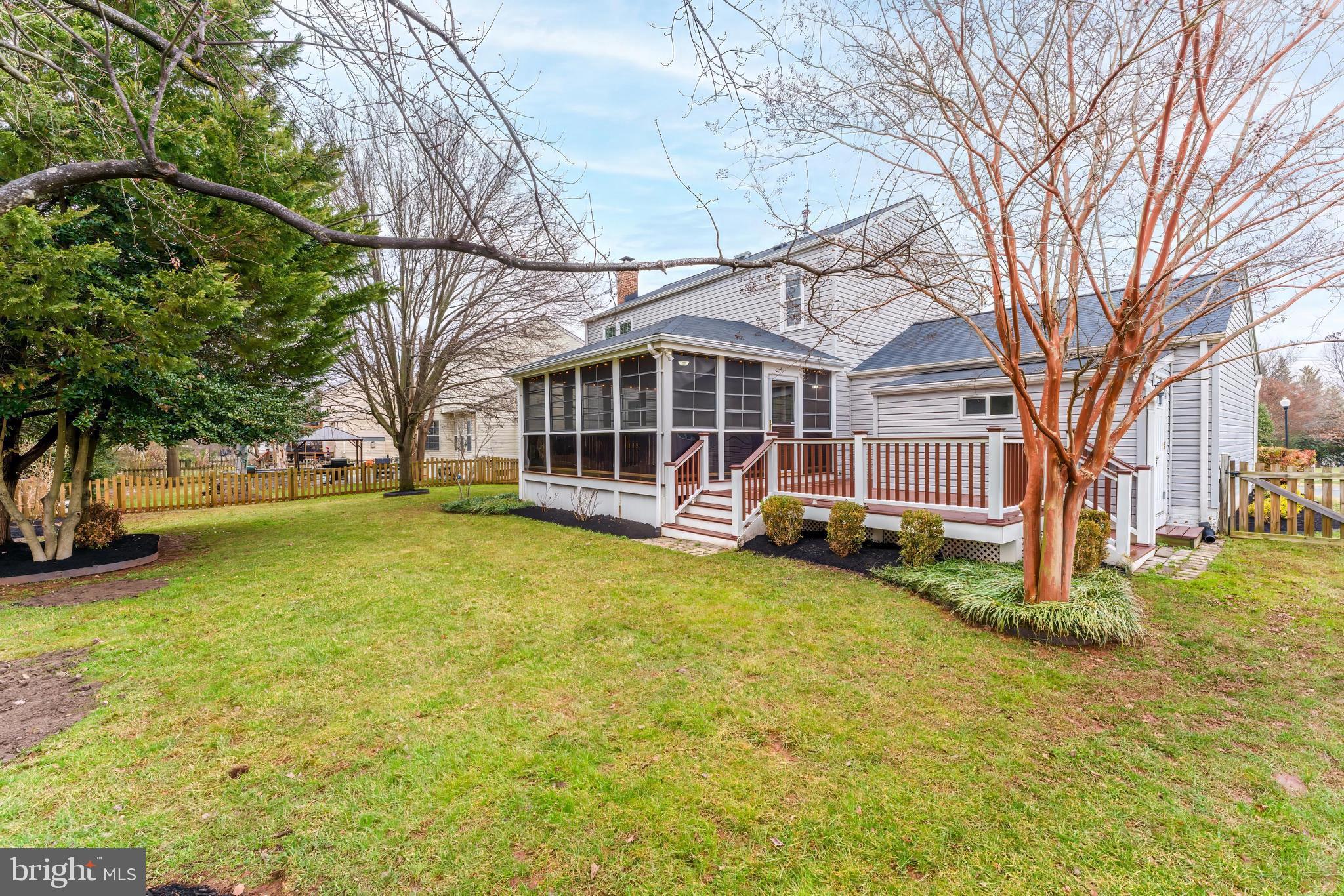 ASHBURN VILLAGE - Residential