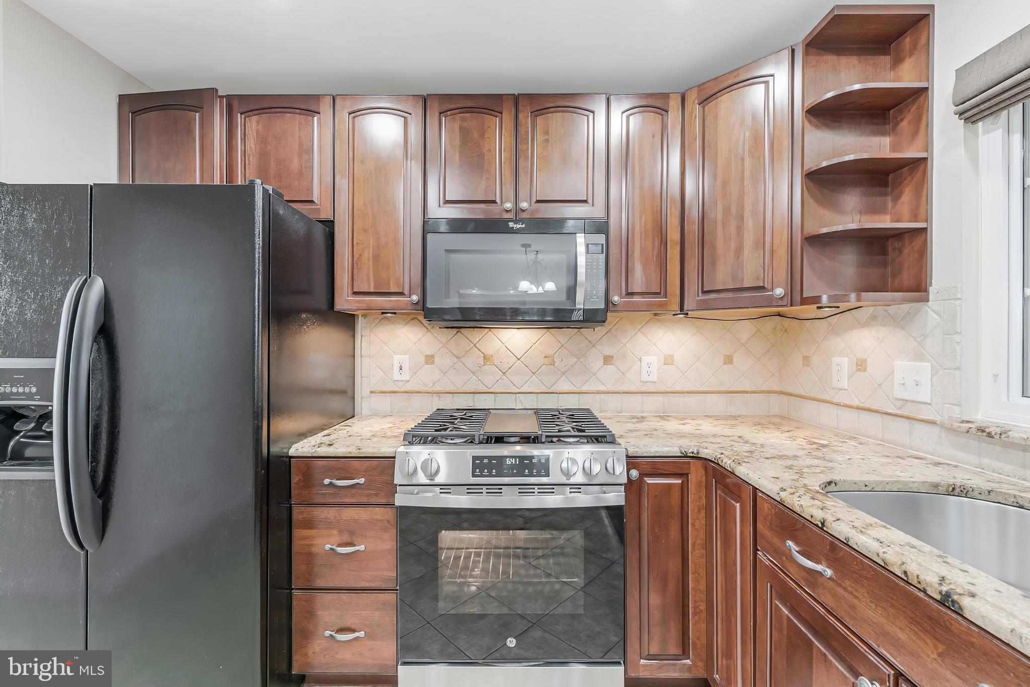 ASHBURN VILLAGE - Residential