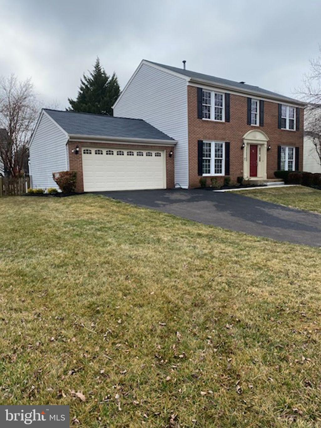 ASHBURN VILLAGE - Residential