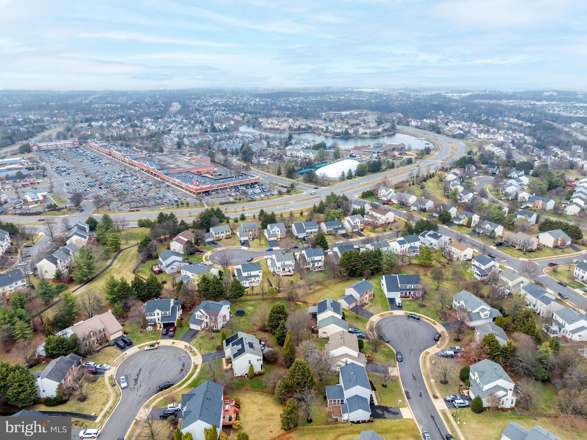 ASHBURN VILLAGE - Residential