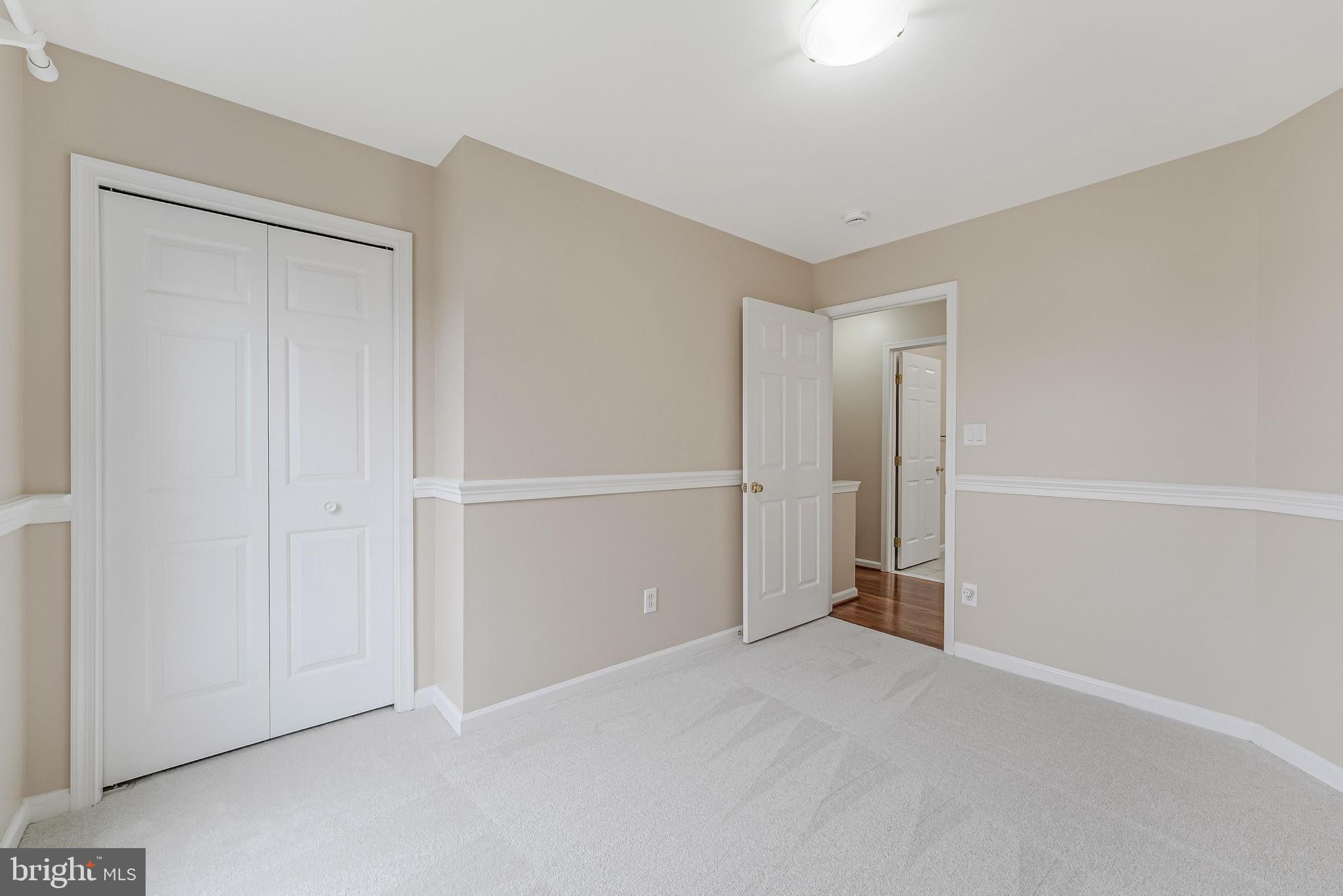 ASHBURN VILLAGE - Residential