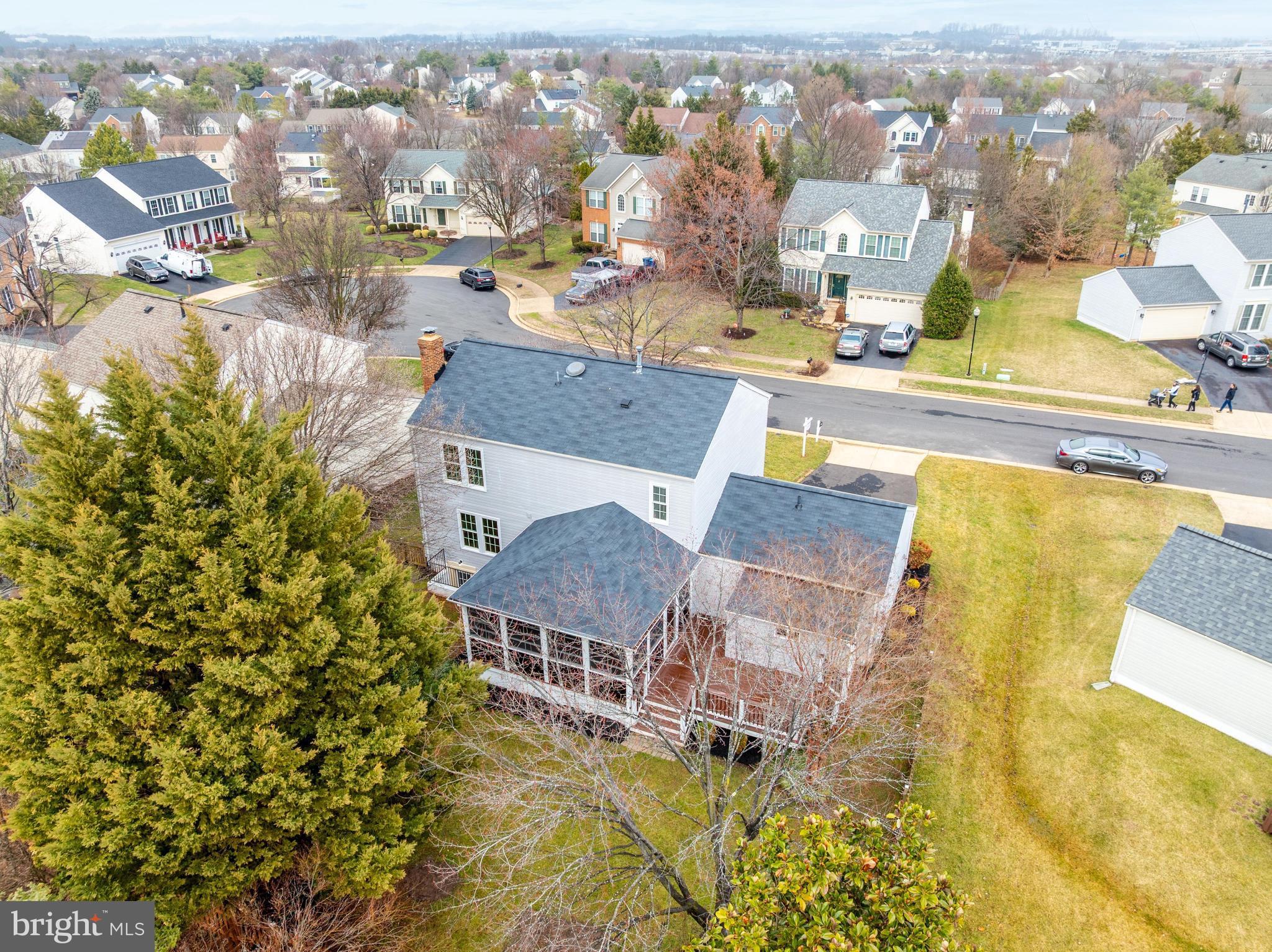 ASHBURN VILLAGE - Residential